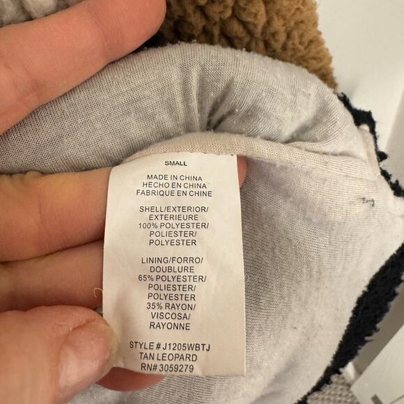 Thread & Supply Teddy Sherpa Colorblock Pullover Size Small - Picture 10 of 11